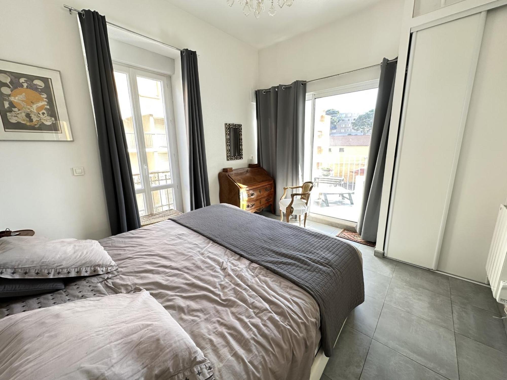 Grand T3 Bis Chaleureux Avec Terrasse, Ascenseur Et Parking Gratuit, A Deux Pas De La Place Castellane - Fr-1-309-151 Пор-Вандр Экстерьер фото